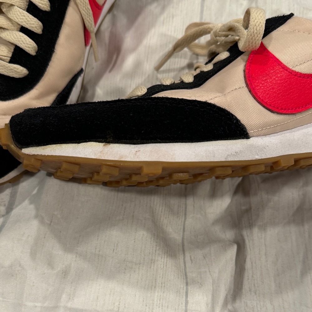 Nike Fast Break Beige and Black Sneakers with Red Swoosh size 8.5 EUC - Picture 9 of 9